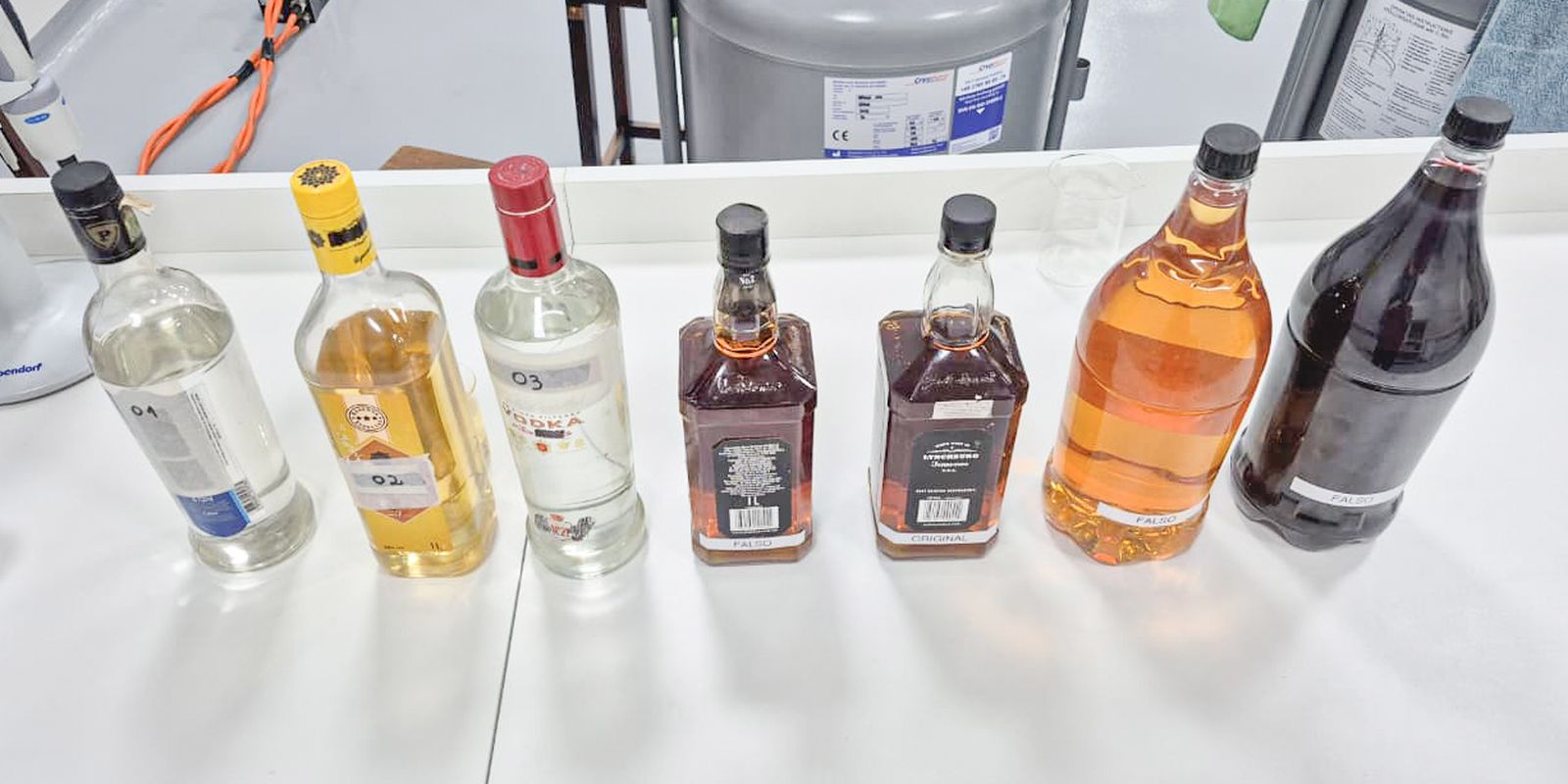 Polícia fecha fábrica que adulterava bebidas em São Bernardo do Campo