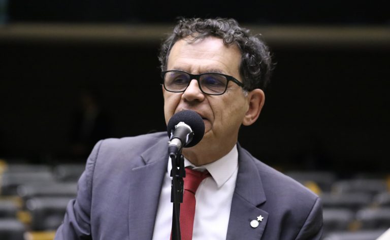 Comissão aprova projeto que proíbe demissão arbitrária dos concursados de empresas públicas